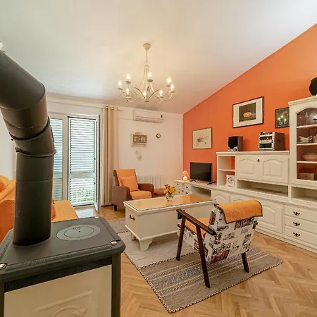 Apartment Lilla