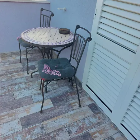 Lilla Apartment Baska Voda