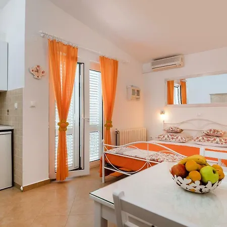 Apartment Lilla Baska Voda