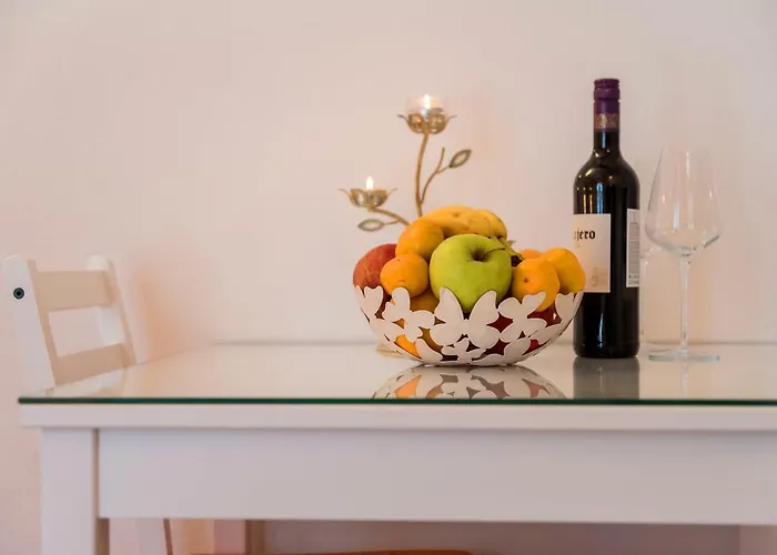 Lilla Appartamento Baška Voda