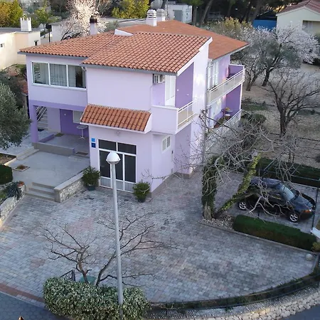 Lilla Apartamento Baška Voda